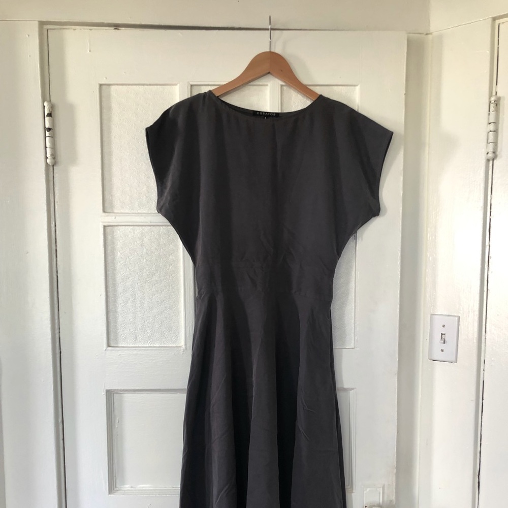 Curator Ella Dress Midi Gray Small